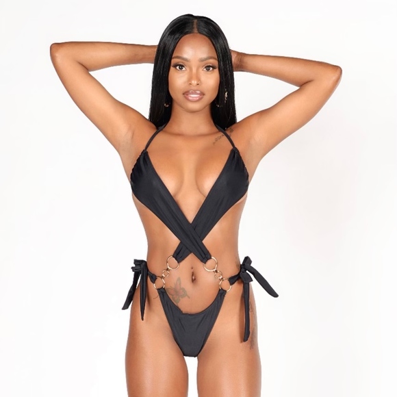 Swimwear/bikini - Picture 1 of 2